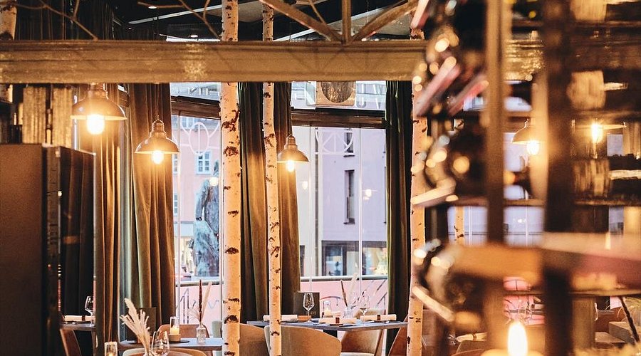 Dejavu Restaurant & Bar